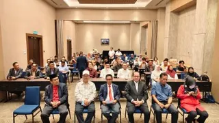 伊布拉欣（左3）、埃德蒙（右3）及其他沙统领袖和党员，反对党主席丹斯里班迪卡退出沙盟（沙盟）的决定。