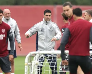 Arsenal manager Mikel Arteta directing players during a training session
