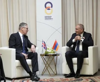 Keir Starmer (left) with Nikol Pashinyan, prime minister of Armenia, during a bilateral meeting at the EPC summit in Yerevan, Armenia.