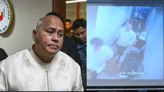 Ronald Dela Rosa talks to the media in the senate building