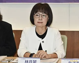 勵馨基金會今召開「孩子的安全 不能靠運氣」記者會，民進黨立委林月琴出席聲援。(記者塗建榮攝)