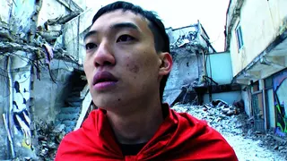 韓國導演韓昌綠（HAN Chang-lok）《衝．衝．衝》（Funky Freaky Freaks）以粗礪手持影像直擊校園霸凌與深偽犯罪下的失序青春。（台北電影節提供）
