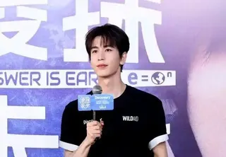 張凌赫出演公益紀錄片《凌探未來》。圖／百度