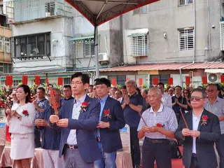 位於台北市石牌黃金區段的「昇樺知玉」舉行開工典禮，由總經理谷念勝捻香祝禱後，隨即進行動土。徐筱嵐攝