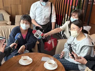 在汭恩產後護理之家入住的陳小姐指出，院方將房間逐一檢視是否有裝設針孔，警察進來後也都確認並無針孔、皆正常。（張珈瑄攝）