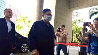 鄭文燦涉貪案昨針對證人廖力廷幾乎進行一整天的馬拉松式詰問，鄭文燦則於庭訊結束前半...