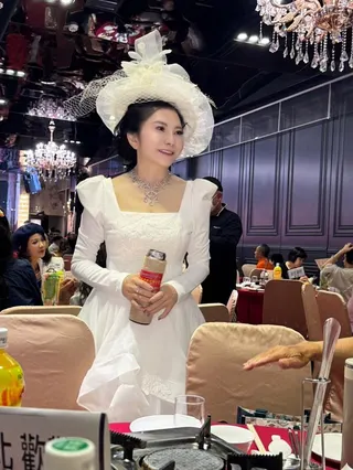蔣雪櫻曾是旅日歌手，也回台擔任獅子會長。翻攝FB＠蔣雪櫻