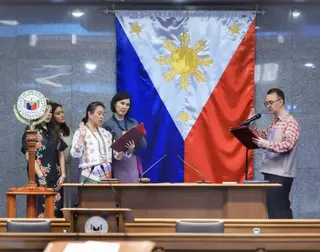 ▲菲律賓參議員凱耶塔諾（右一，Alan Peter Cayetano）當選新任參議長。（圖／翻攝自senate.gov.ph）