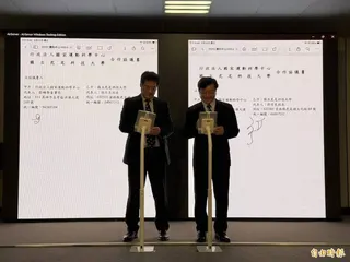 國立虎尾科技大學與國家運動科學中心共同簽署合作意向書，將展開為期3年合作，盼串聯運動科學研究，整合校方投入數據分析，盼促進研究成果與第一線訓練現場接軌。(記者李文德攝)
