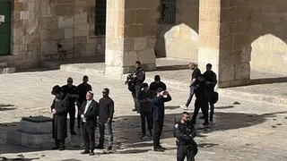 Israeli minister storms Al-Aqsa Mosque to mark East Jerusalem occupation