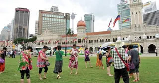 首季迎1064万人破纪录 张庆信：中国游客占最大宗