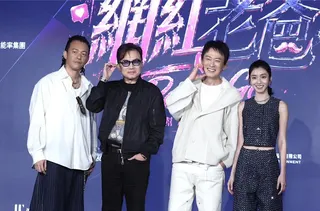 孫鵬（左二）和王識賢、阿Ben、陳怡佳一同出席宣傳《網紅老爸》。（陳俊吉攝）
