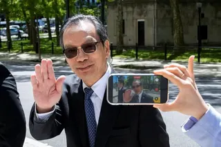紐約64歲華裔男子盧建旺（圖）遭控代表北京當局在曼哈頓華埠經營「祕密警察站」，涉充當中國政府未登記代理人等罪，13日被布魯克林聯邦法院陪審團裁決罪名成立，最高可能面臨30年監禁。（路透社）