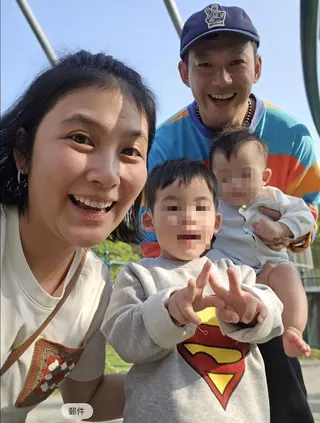 威廉（右）與卓君澤去年晉升二寶爸媽。翻攝廖威廉臉書