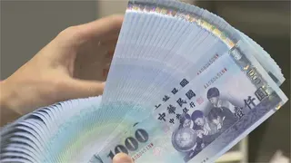 專家曝50歲後「危險的」5種理財習慣！年薪再高「退休生活」都可能毀掉…