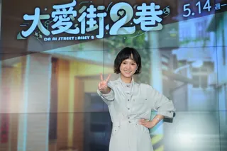 嚴正嵐在《大愛街2巷》中飾演「幸福商號」老闆娘鄭曉亮。