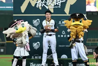 吳念庭勇奪單場MVP。(記者李惠洲攝)