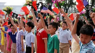 2026年5月14日，一群兒童在北京人民大會堂為美國總統特朗普舉行的歡迎儀式進行排練。