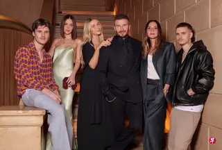 David Beckham（右三）与太太Victoria（右二）的14岁女儿Harper（左三），近期因频繁缺课并长期跟随父母出席商业活动，引发外界对其教育与成长方式的广泛关注。 （取自艺人IG）