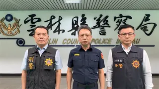快新聞／朝天宮董座兒爆私刑逼下跪！警方逮11嫌 移送畫面曝光