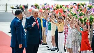 美國總統唐納德・特朗普與中國國家主席習近平於 2026 年 5 月 14 日在中國北京人民大會堂出席歡迎儀式。