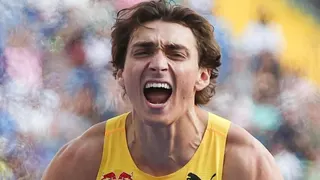 Armand Duplantis celebrates during the Diamond League event in Silesia in 2025