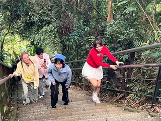 《綜藝新時代》爬信義區象山！楊繡惠開玩笑稱「象山是他的老相好鄭成功命名的」超荒謬