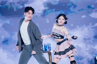 《宇宙啦啦隊》成員莓莓可愛又性感，展現自己的優勢。緯來電視網提供