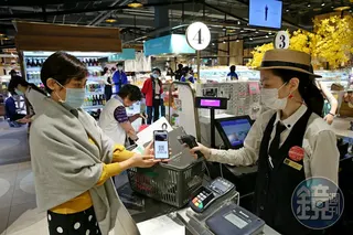台灣非現金支付規模已達8兆元，且正以每年1兆元的驚人速度攀升。（本刊資料照）