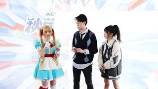 Enako對台灣特殊口味洋芋片感到新奇。《新電玩大觀園》提供