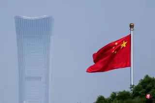 中国大型数据中心首次以虚拟电厂形式参与电力现货交易，标志着算力需求与电网互动方式出现转变。 （路透社）