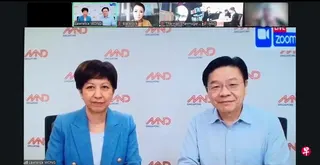 警方星期六（5月16日）晚上发文告并公开骗子制造的一场深伪Zoom视频会议画面，会议内容称与霍尔木兹海峡局势有关，并包括尚达曼总统（上方小图左三）、黄循财总理（大图，右）、英兰妮部长（大图，左）和新加坡金融管理局官员，以及加拿大外交部长和阿拉伯联合酋长国总统高级外交顾问等外国官员，还有来自贝莱德（BlackRock）等私企的代表。 （新加坡警察部队提供）