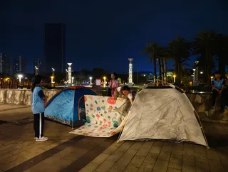 廣西柳州5月18日零時21分發生5.2級地震後，不少民眾因不敢待在家裡，紛紛前往...