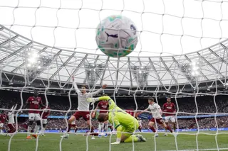 Soccer Football - Premier League - West Ham United v Arsenal - London Stadium, London, Britain - May 10, 2026 Arsenal's Leandro Trossard scores their first goal Action Images via Reuters/Andrew Couldridge EDITORIAL USE ONLY. NO USE WITH UNAUTHORIZED AUDIO, VIDEO, DATA, FIXTURE LISTS, CLUB/LEAGUE LOGOS OR 'LIVE' SERVICES. ONLINE IN-MATCH USE LIMITED TO 120 IMAGES, NO VIDEO EMULATION. NO USE IN BETTING, GAMES OR SINGLE CLUB/LEAGUE/PLAYER PUBLICATIONS. PLEASE CONTACT YOUR ACCOUNT REPRESENTATIVE FOR