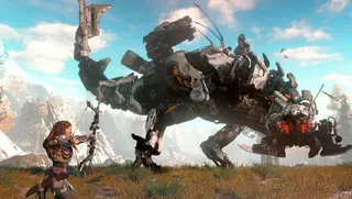 Aloy faces a machine.