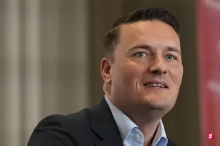 英国前卫生部长斯特里廷周六在一个亲工党政治组织主办的会议上，首次发表公开演讲时宣布将参加工党党魁竞选。 （彭博社）