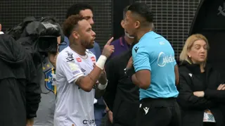 Neymar points his finger at an official during his side's defeat by Coritiba