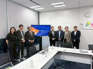 CET台灣總經理李建樑(右起)、日本CET柳田康友社長、CUORiPS 新規事業部部長田中雅教、博訊生技董事長杜長宏、未來醫療推進機構理事長澤芳樹教授、CUoRiPS研究部知財戰略部部長長谷川光一、博訊生技技術長許家宜博士，五月中在日本大阪進行台日先進幹細胞技術交流。公司提供