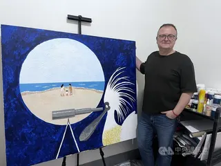 捷克插畫家湯瑪士．瑞杰可（Tomáš Řízek）經常以源自歐洲中世紀的蛋彩畫技法創作。圖片攝於113年1月26日。中央社記者劉郁葶台北攝　115年5月18日