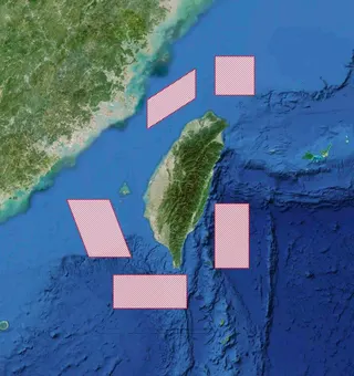 解放軍2025年12月宣布將在台灣周邊5大區域實施實彈射擊，日本與那國島距離台灣...
