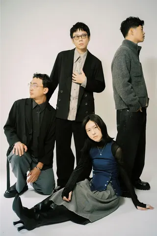 淺堤由主唱兼吉他手SOHAM、吉他手紅茶、貝斯手方博與鼓手堂軒組成。（湯與海音樂提供）