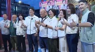 蘇巧慧、沈伯洋首度合體掃台北漁市場、台北市第一果菜批發市場。 圖：翻攝自共訊