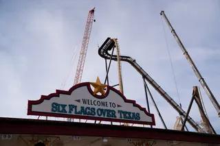 Photo of the entrance gate of Six Flags Over Texas