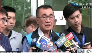 國民黨新北市長參選人李四川對於對手蘇巧慧合體沈伯洋，19日受訪時火力全開。（圖／中天新聞）