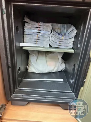 吳菀庭遭控把廠商給的回扣，放在董事會辦公室的保險箱。（讀者提供）