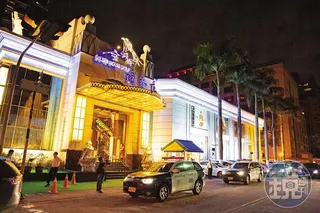 袁昶平35年前創立金錢豹酒店，意外成為台中地標之一。