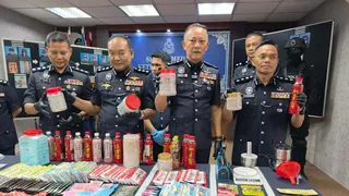 柔佛警方起获约50公斤毒品 逮捕狮城男子等十人