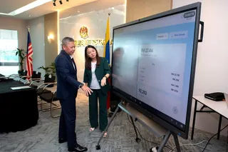 Minister in the Prime Minister’s Department (Federal Territories) Hannah Yeoh and KL Mayor Datuk Seri Fadlun Mak Ujud (left) at Menara Sri Wilayah. BERNAMA PIC