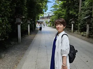 Akiko Hashiguchi is one of the few people in Japan to publicly share her personal experience with muri shinjū under her own name. She has since been involved in parents’ support work and advocacy around developmental disorders.