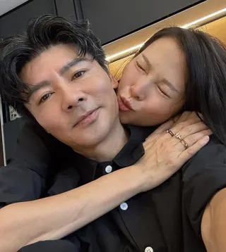 蔡少芬與張晉結婚18年，昨日張晉生日深情告白丈夫。（圖／翻攝自IG @adachoi9800）